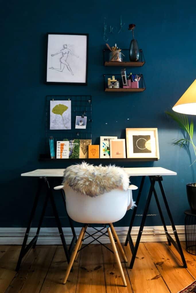 bookshelves over desk - easy design ideas to make your home office more inspiring