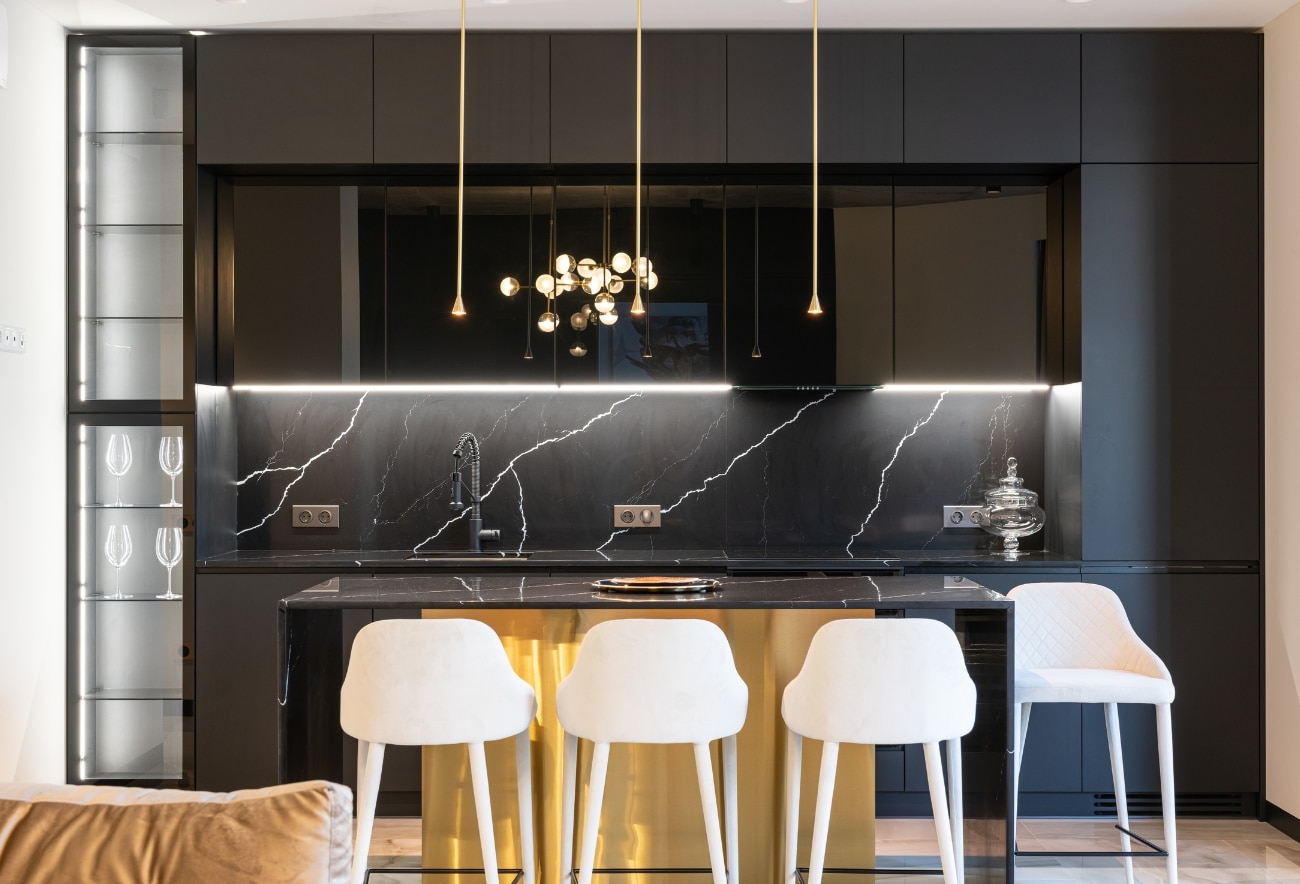 The Rise of the Black Kitchen: Dark Ambient Kitchens are Trending –  Minimalism