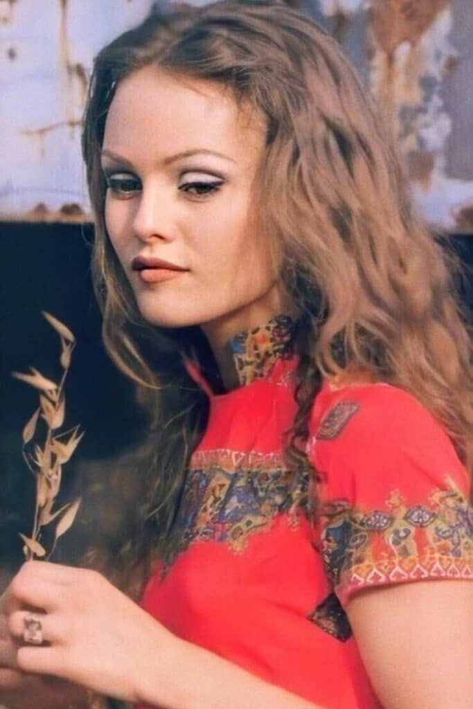 vanessa paradis in 90s top - celebrity daughters wear moms clothes