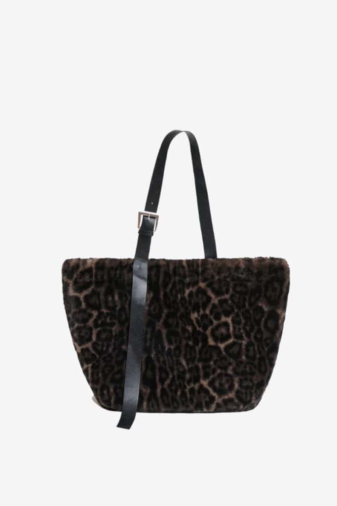 Apparis LEOPARD ESTI TOTE | $185
2024 Leopard Print Trend, Leopard Print Fashion Trend