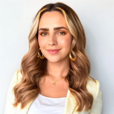 Kayla Peterson - Fashion & Beauty Writer