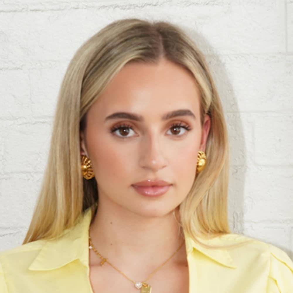 Fashion Stylist Brooklyn Nash - Women's Workwear
